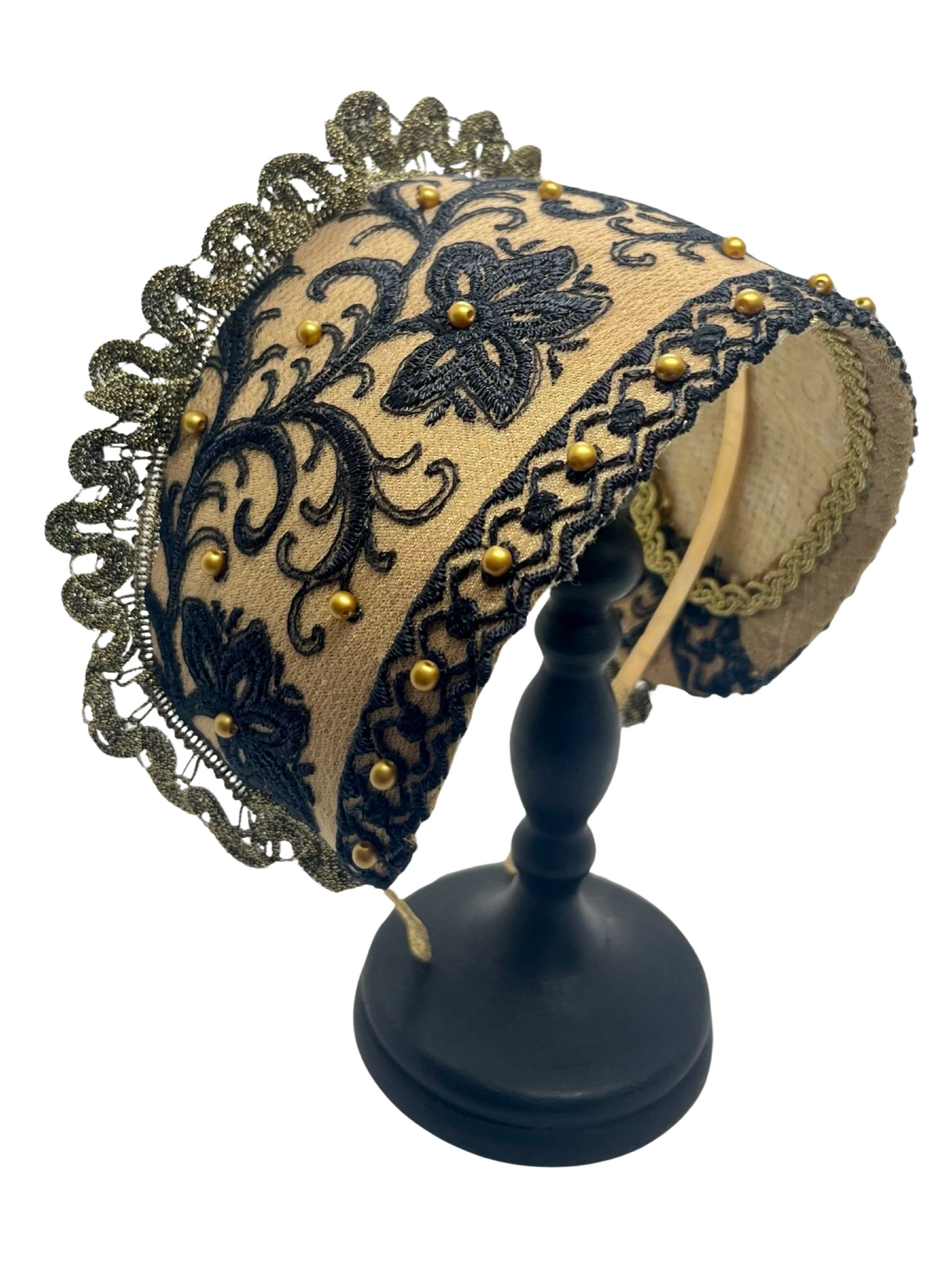 Black & Gold Goldreifen headband with symmetrical lace and golden pearl embroidery, handmade in Vienna by Niely Hoetsc