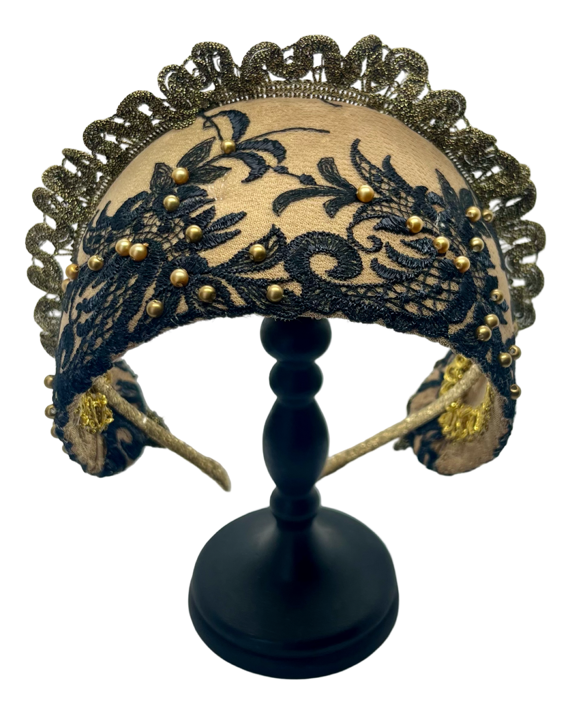 Goldreifen – black lace and golden pearl headpiece with bilro embroidery, handmade in Vienna